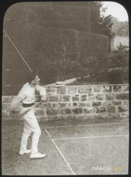 Homme jouant au tennis (Malzéville)